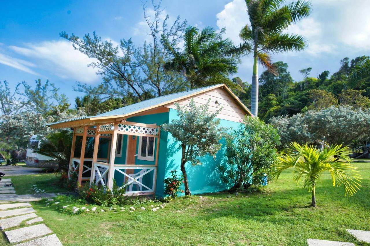 Strawberry Fields Together Robins Bay Exterior photo