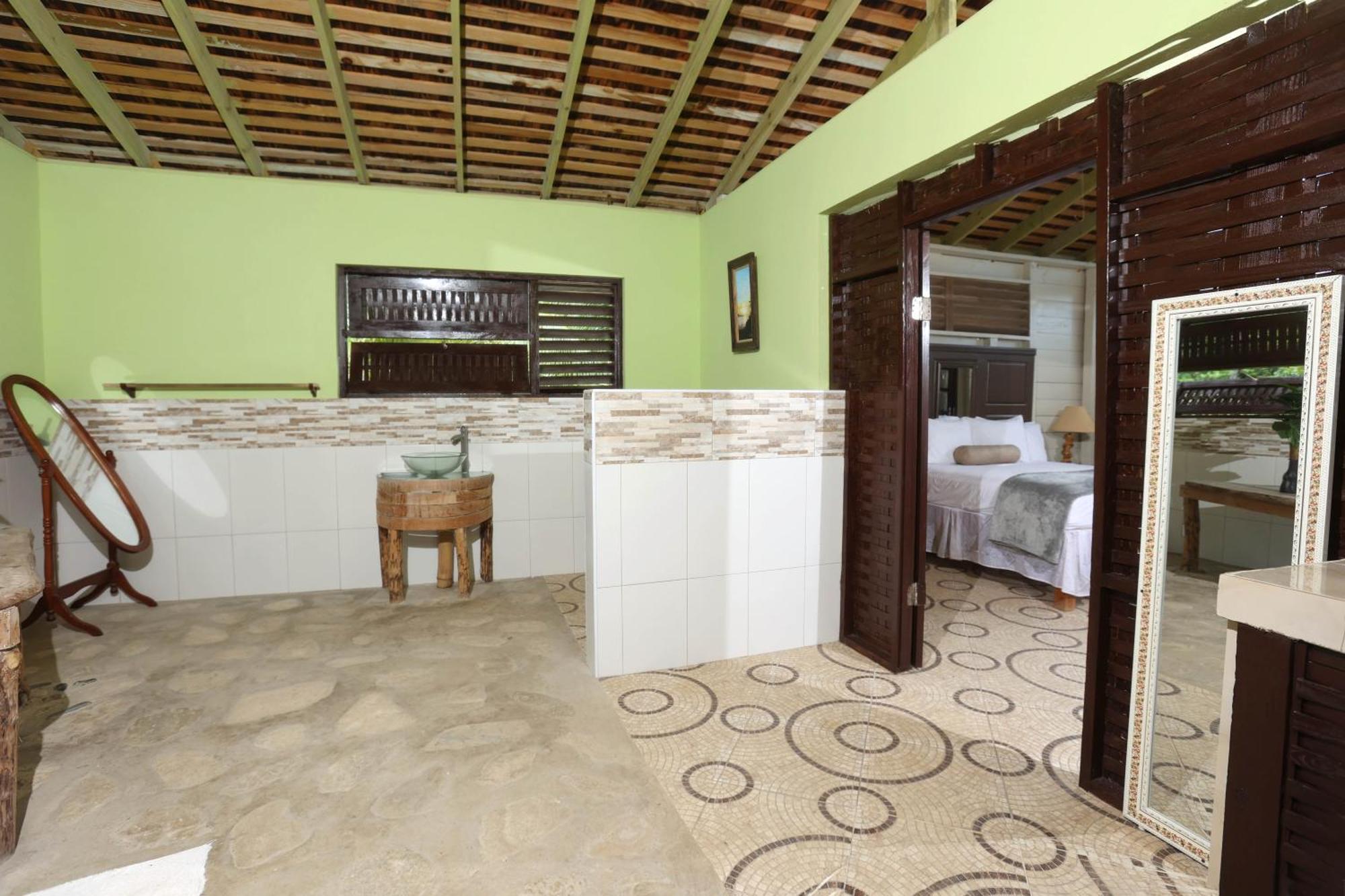 Strawberry Fields Together Robins Bay Exterior photo